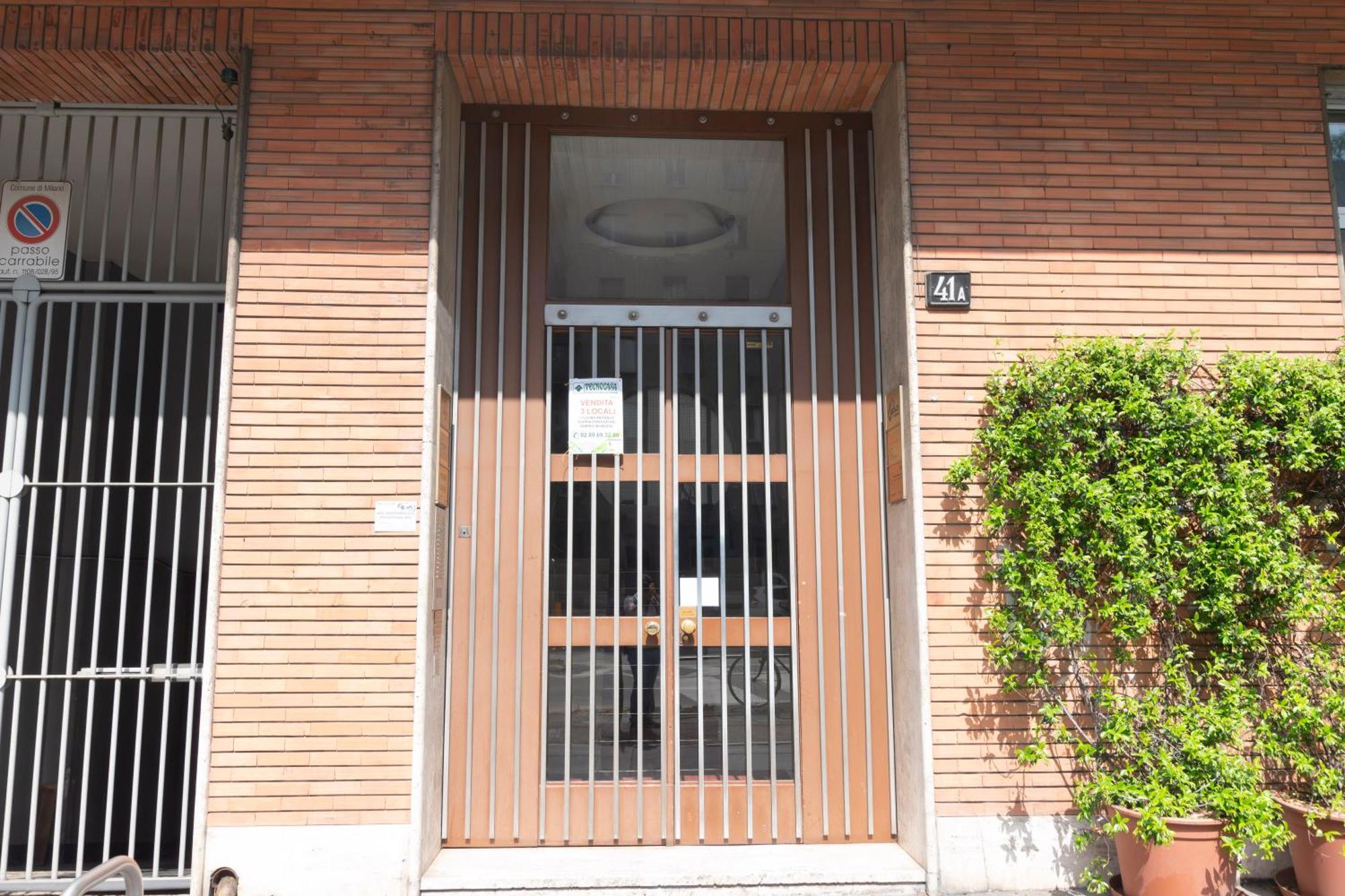 Modern & Stylish Near Isola & Central Station Milan Exterior photo